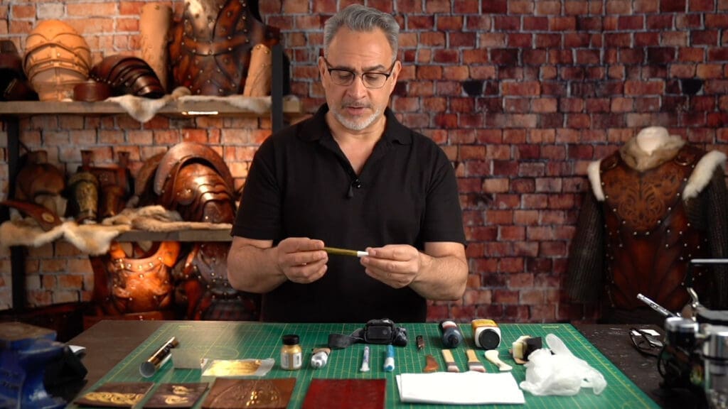 A Masterclass in Leather Gilding Course Lesson Screenshot Banner